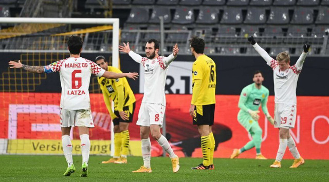 Dortmund 1-1 Mainz 05: Marco Reus đá hỏng phạt đền, Dortmund chia điểm tiếc nuối - Ảnh 2.